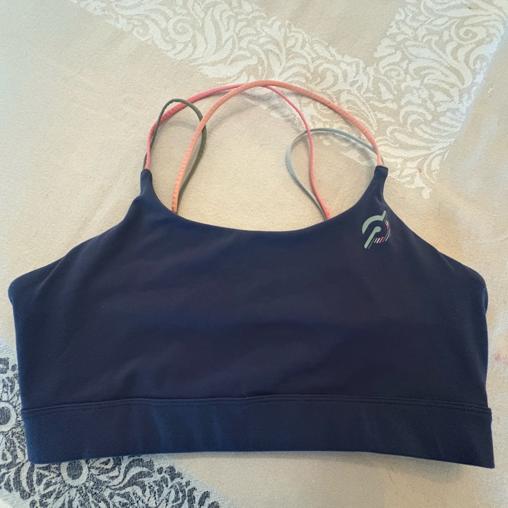 Peloton strappy sports bra! size large.